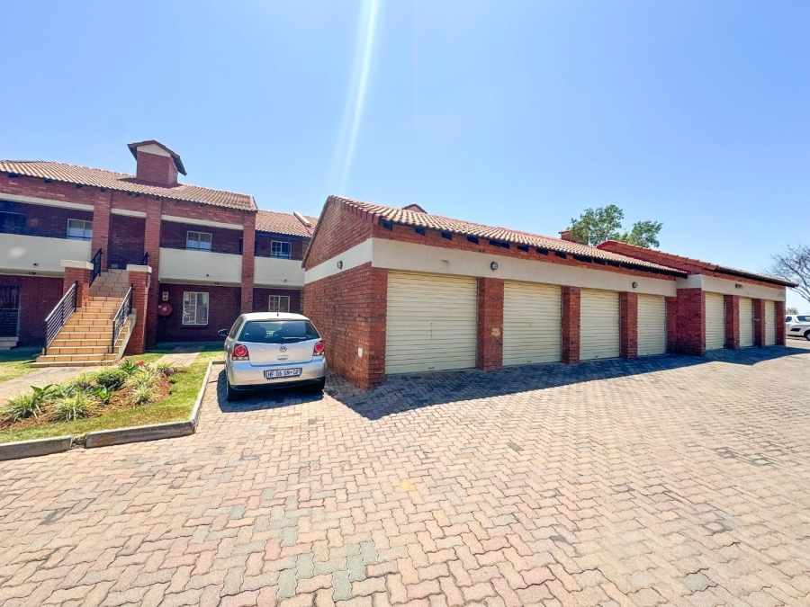 2 Bedroom Property for Sale in Mooikloof Ridge Gauteng