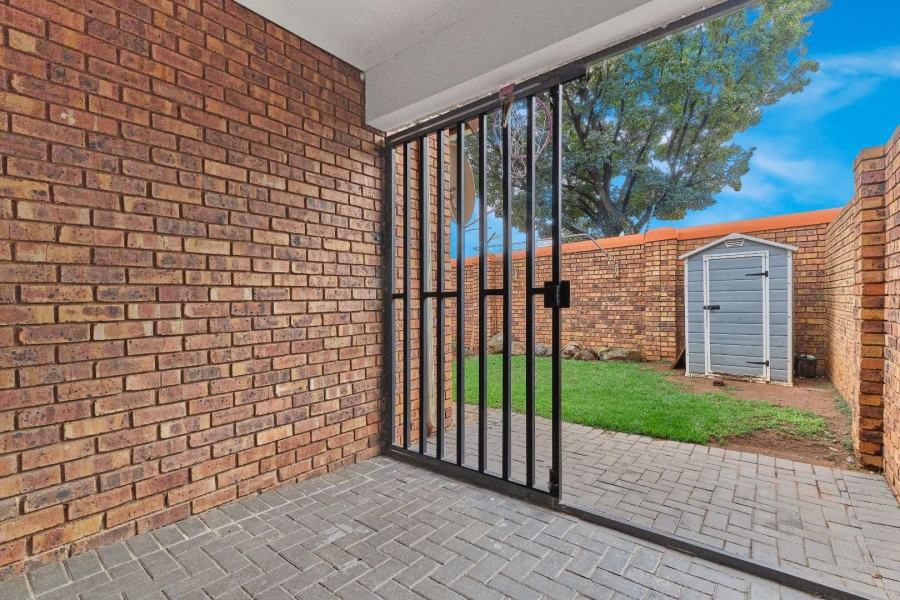 3 Bedroom Property for Sale in Allens Nek Gauteng