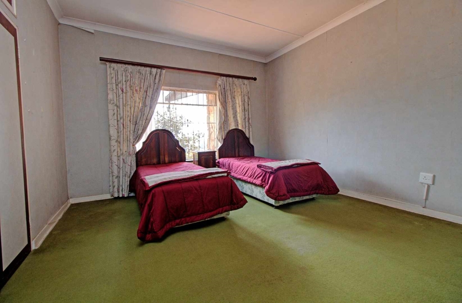 4 Bedroom Property for Sale in Floracliffe Gauteng