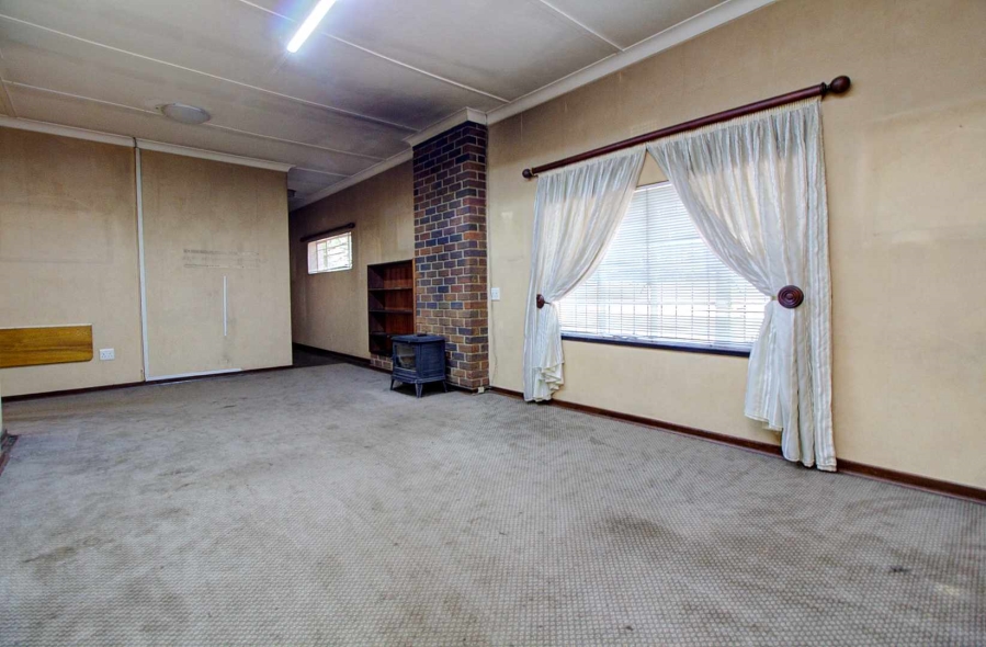 4 Bedroom Property for Sale in Floracliffe Gauteng