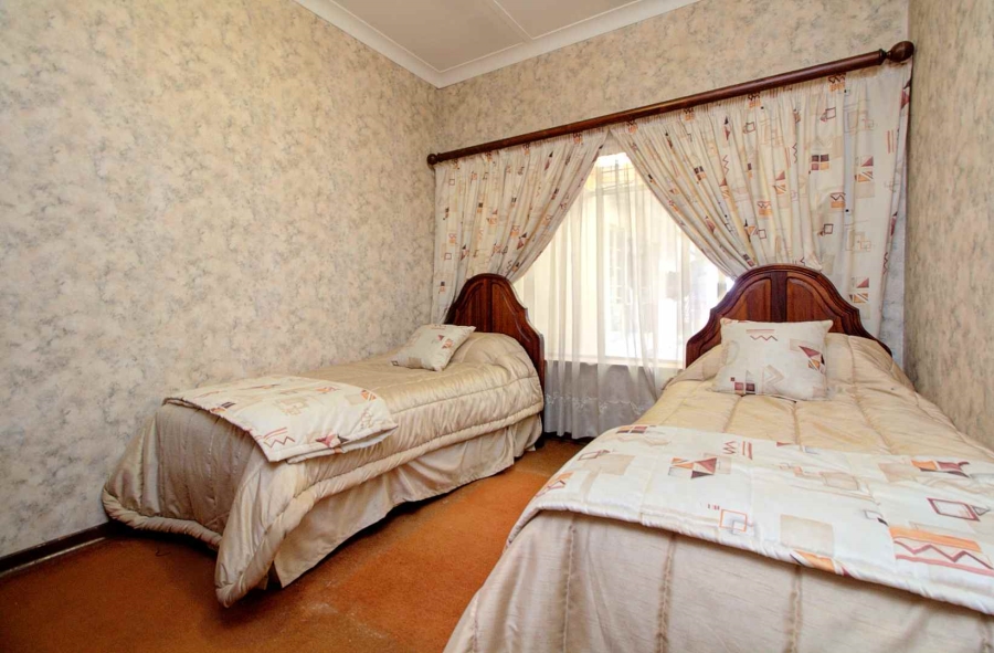 4 Bedroom Property for Sale in Floracliffe Gauteng