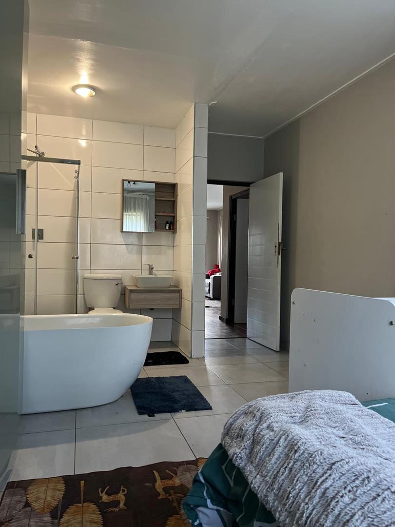 To Let 2 Bedroom Property for Rent in North Riding Gauteng