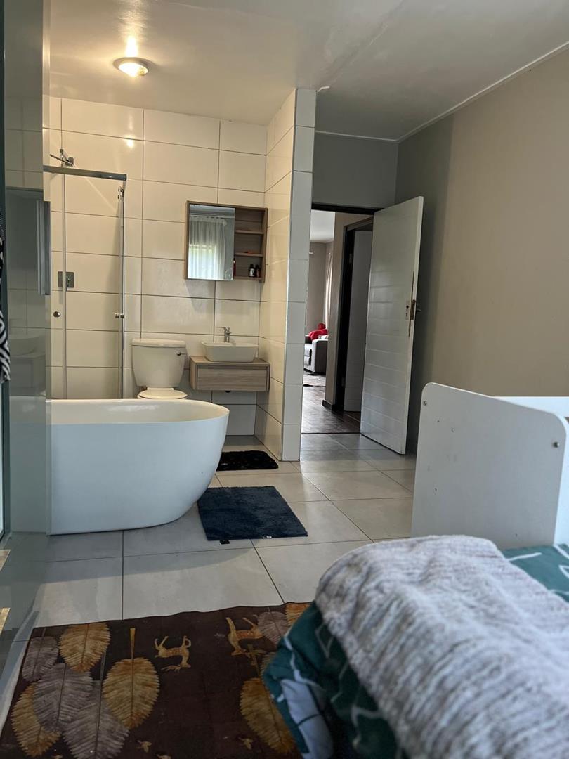 To Let 2 Bedroom Property for Rent in North Riding Gauteng