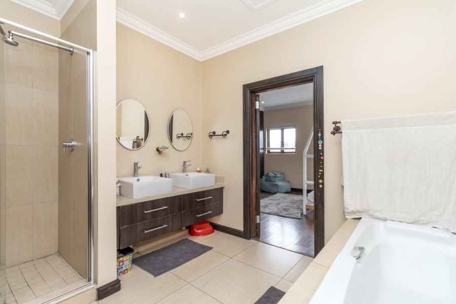 4 Bedroom Property for Sale in Fourways Gauteng