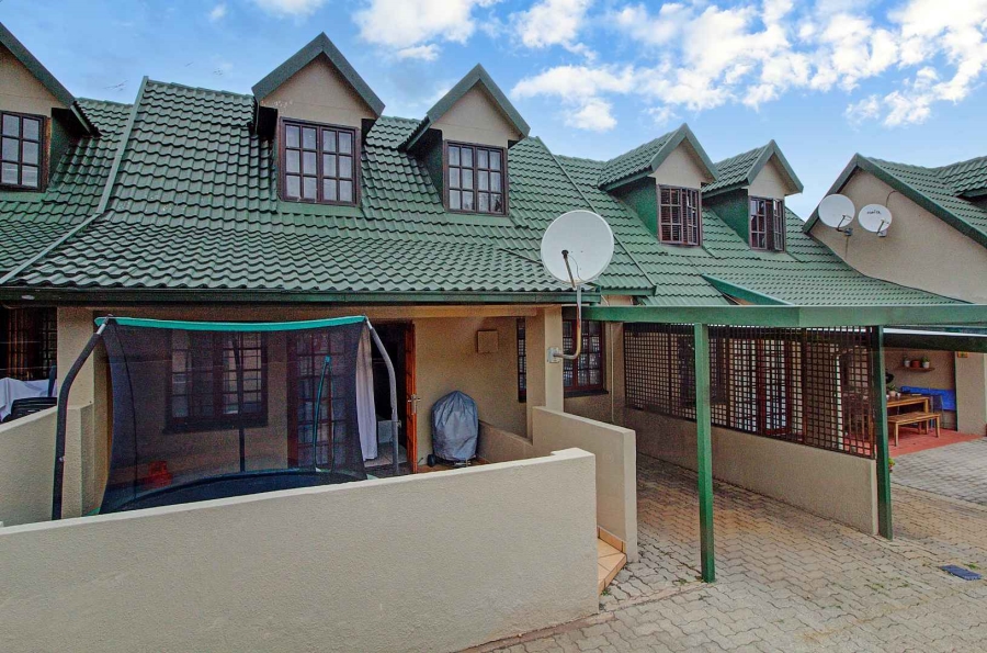 2 Bedroom Property for Sale in Weltevreden Park Gauteng