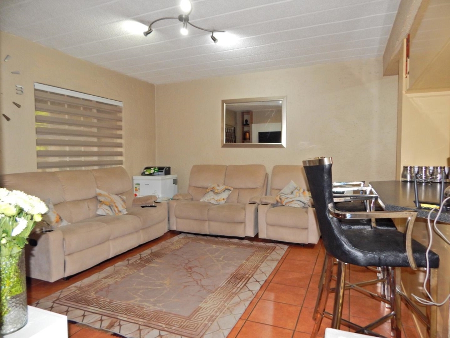 2 Bedroom Property for Sale in Allens Nek Gauteng