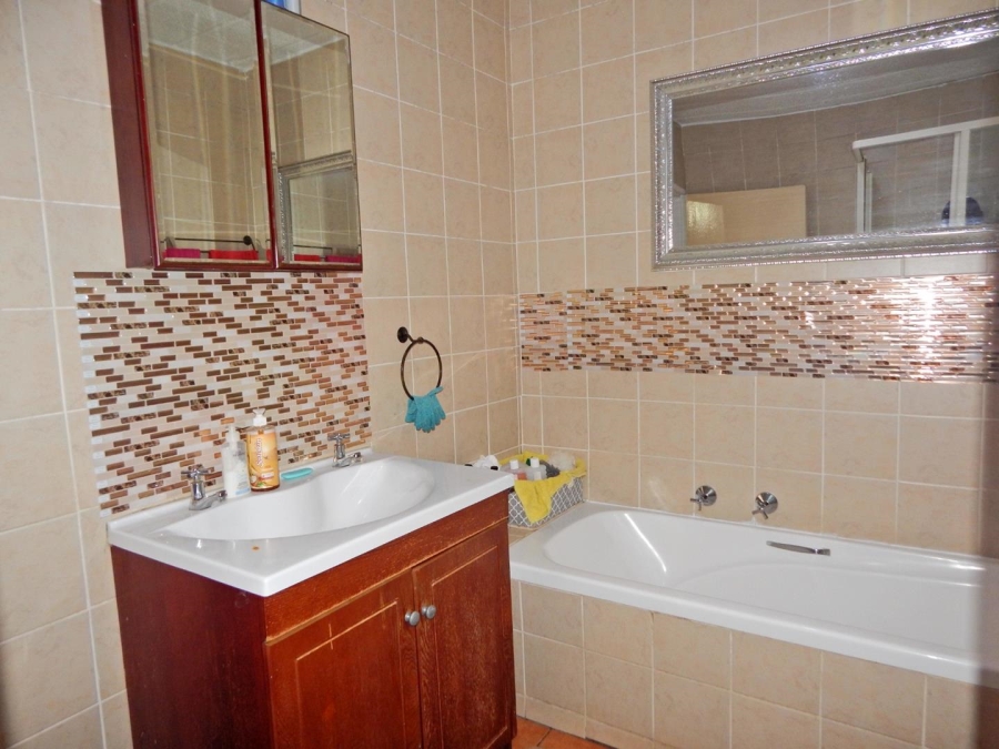 2 Bedroom Property for Sale in Allens Nek Gauteng