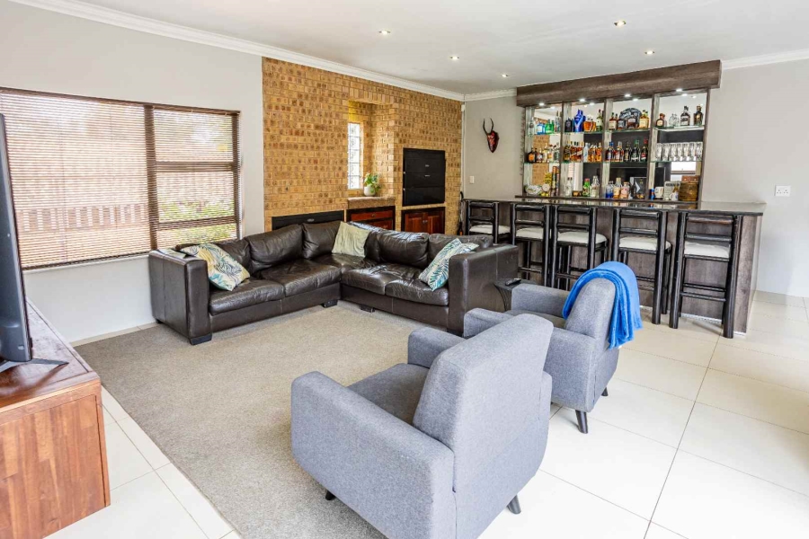 4 Bedroom Property for Sale in Strubensvallei Gauteng