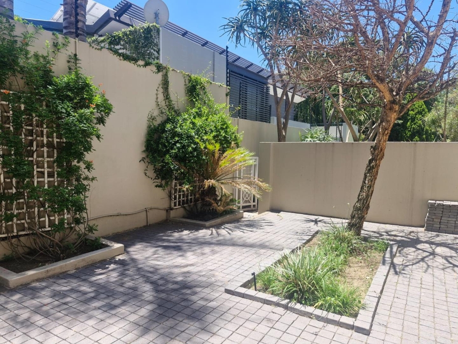 To Let 2 Bedroom Property for Rent in Sandown Gauteng