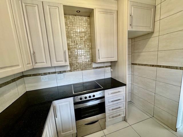 To Let 3 Bedroom Property for Rent in Benmore Gauteng