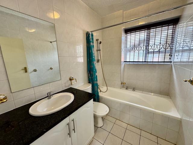 To Let 3 Bedroom Property for Rent in Benmore Gauteng