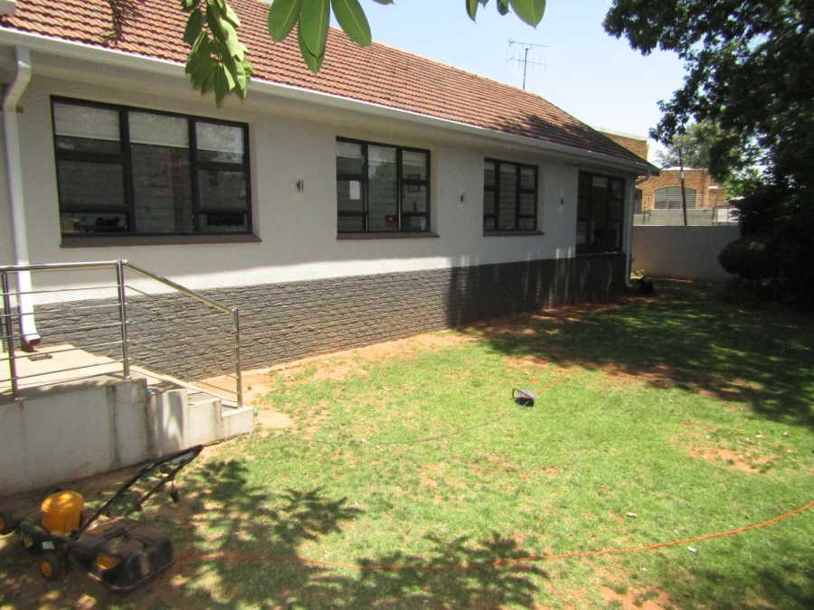 5 Bedroom Property for Sale in Glenhazel Gauteng