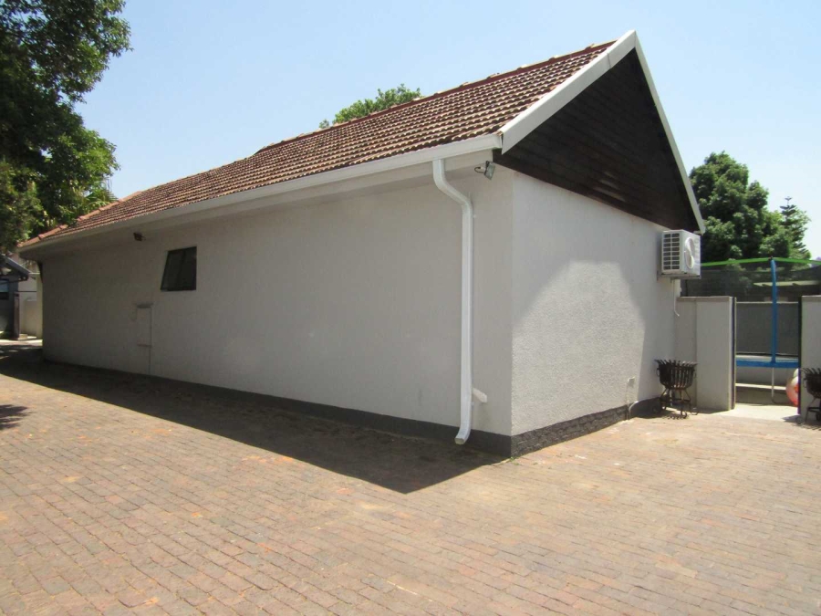 5 Bedroom Property for Sale in Glenhazel Gauteng