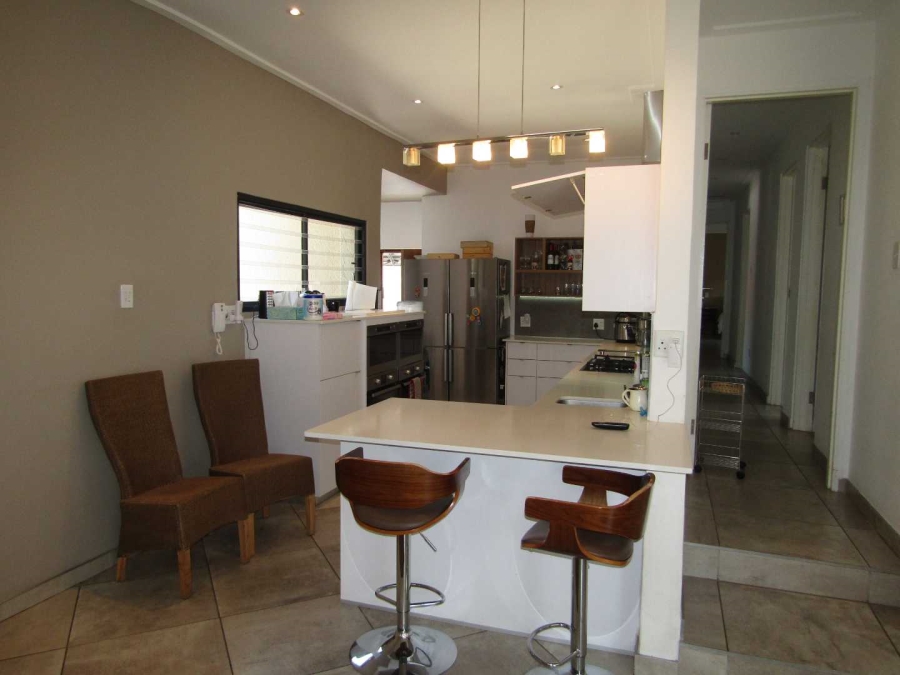 5 Bedroom Property for Sale in Glenhazel Gauteng