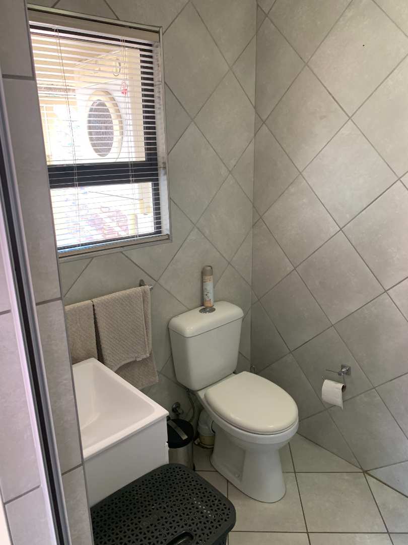 To Let 1 Bedroom Property for Rent in Woodmead Gauteng