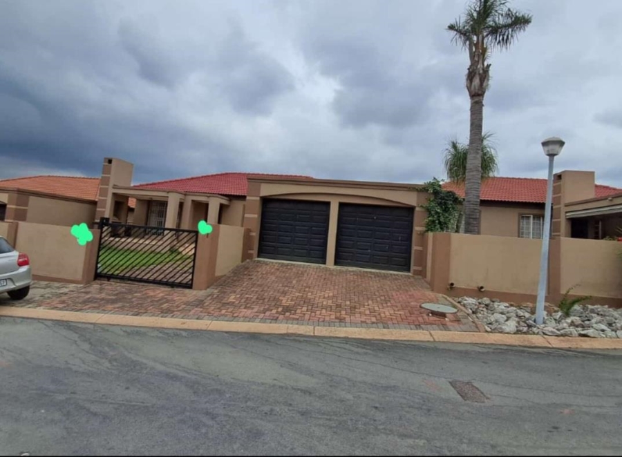 3 Bedroom Property for Sale in Noordwyk Gauteng