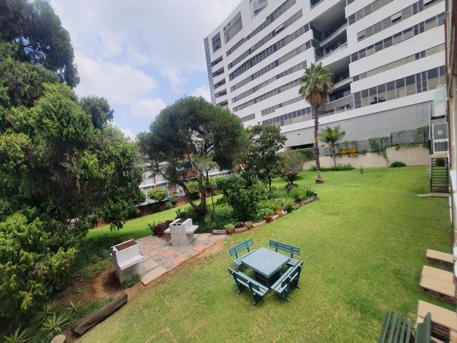 To Let 2 Bedroom Property for Rent in Sandton Central Gauteng