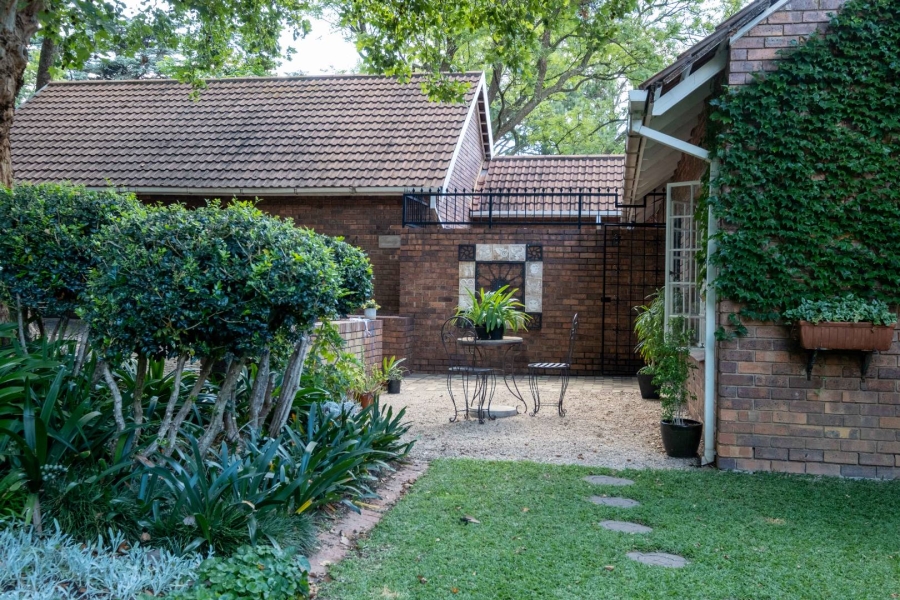 8 Bedroom Property for Sale in Bryanston Gauteng