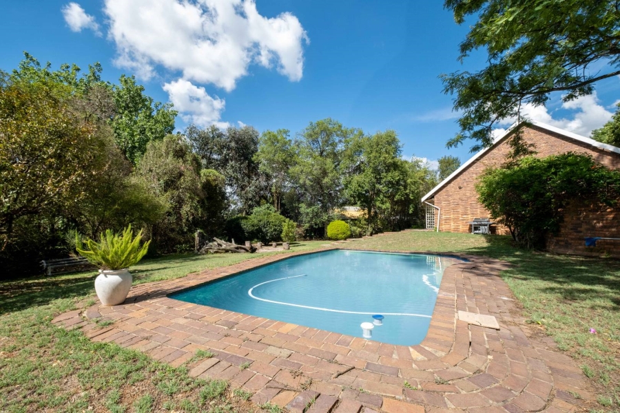 8 Bedroom Property for Sale in Bryanston Gauteng