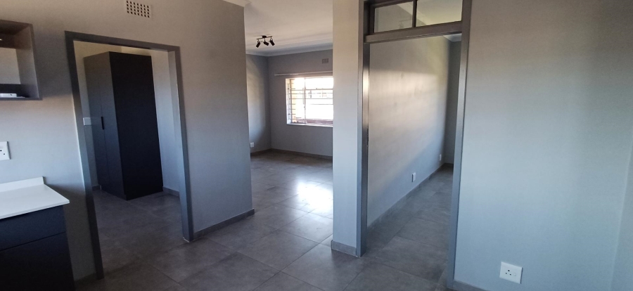 To Let 2 Bedroom Property for Rent in Linden Gauteng