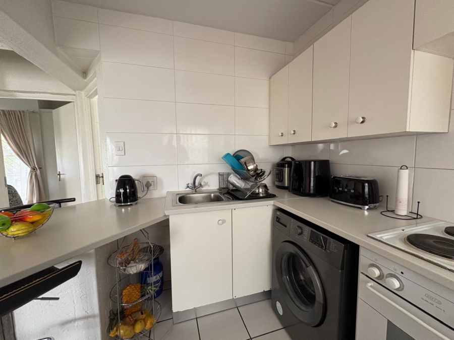 1 Bedroom Property for Sale in Morningside Manor Gauteng