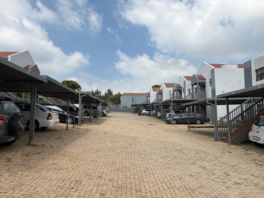 1 Bedroom Property for Sale in Morningside Manor Gauteng