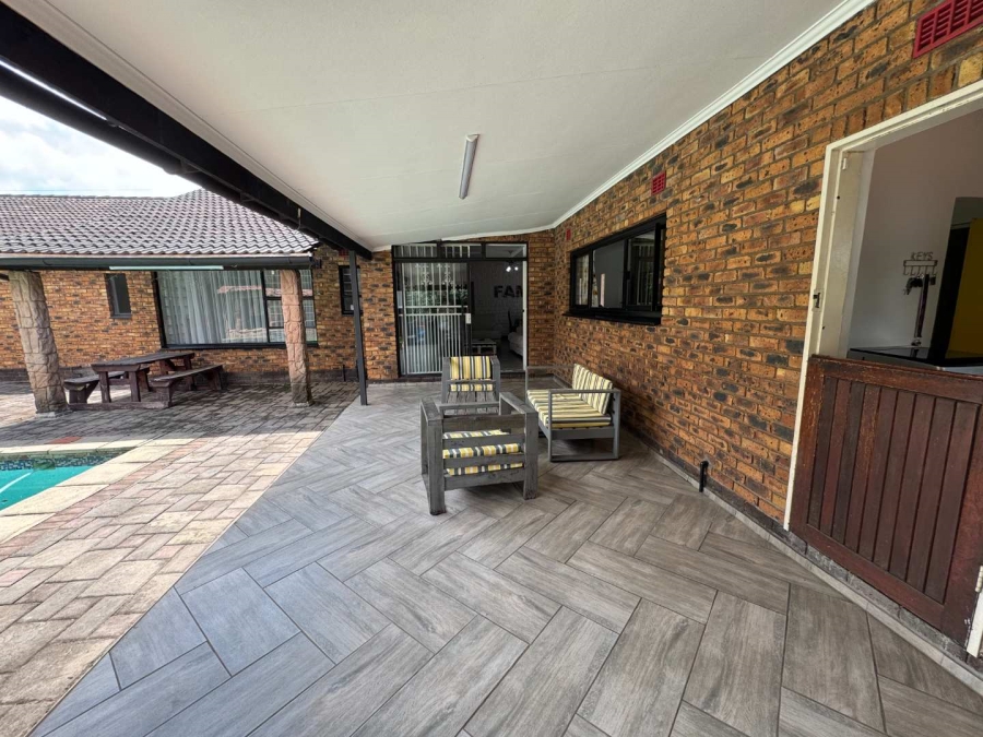 5 Bedroom Property for Sale in Brackendowns Ext 2 Gauteng