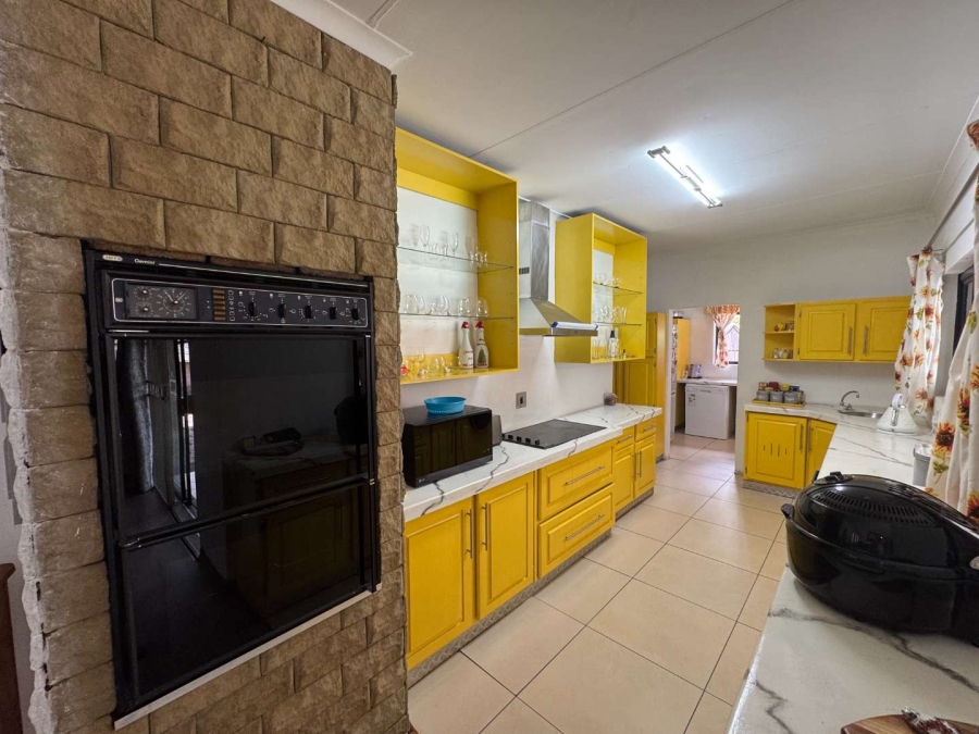 5 Bedroom Property for Sale in Brackendowns Ext 2 Gauteng