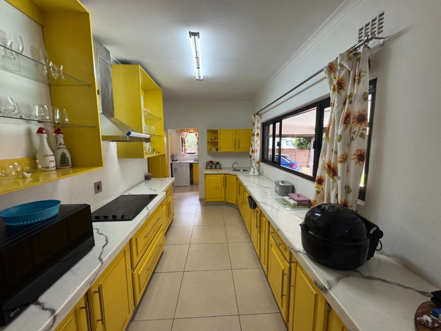 5 Bedroom Property for Sale in Brackendowns Ext 2 Gauteng