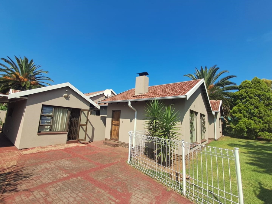 3 Bedroom Property for Sale in Brackenhurst Gauteng