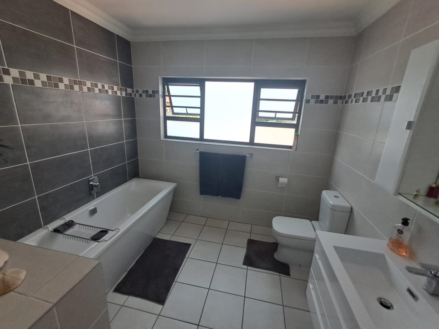 3 Bedroom Property for Sale in Brackenhurst Gauteng