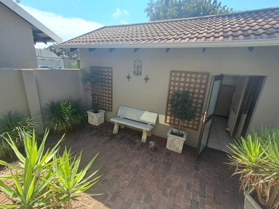 3 Bedroom Property for Sale in Brackenhurst Gauteng