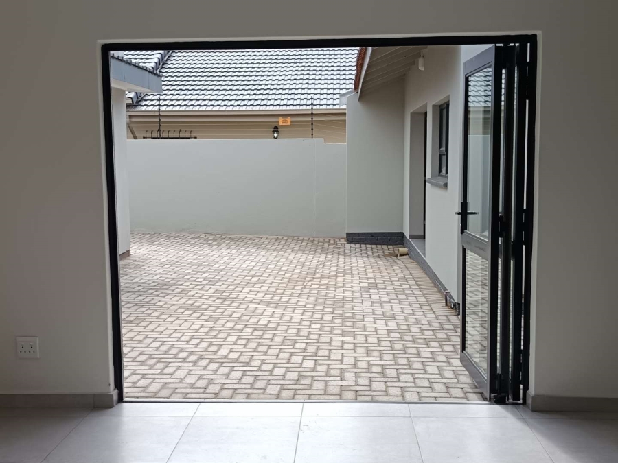 4 Bedroom Property for Sale in Brackenhurst Gauteng