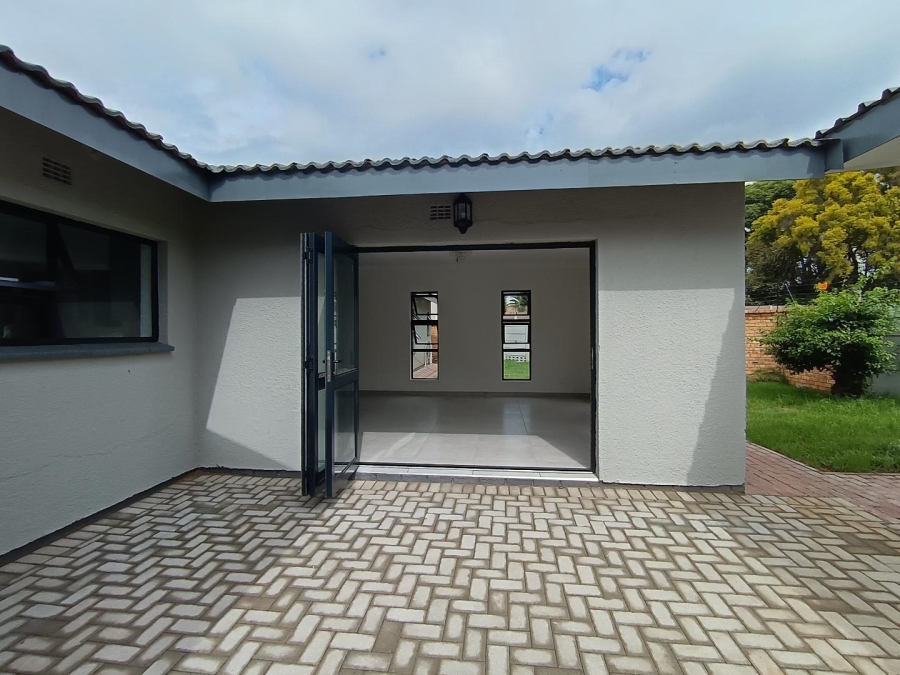 4 Bedroom Property for Sale in Brackenhurst Gauteng