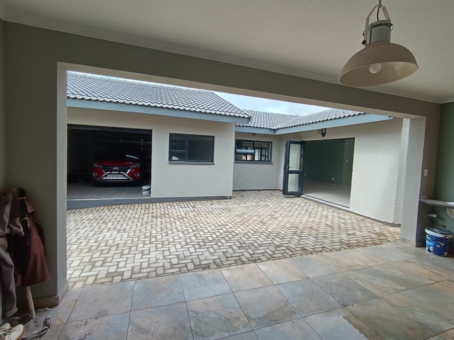 4 Bedroom Property for Sale in Brackenhurst Gauteng