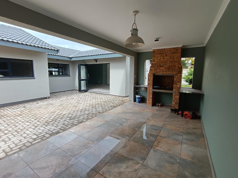 4 Bedroom Property for Sale in Brackenhurst Gauteng