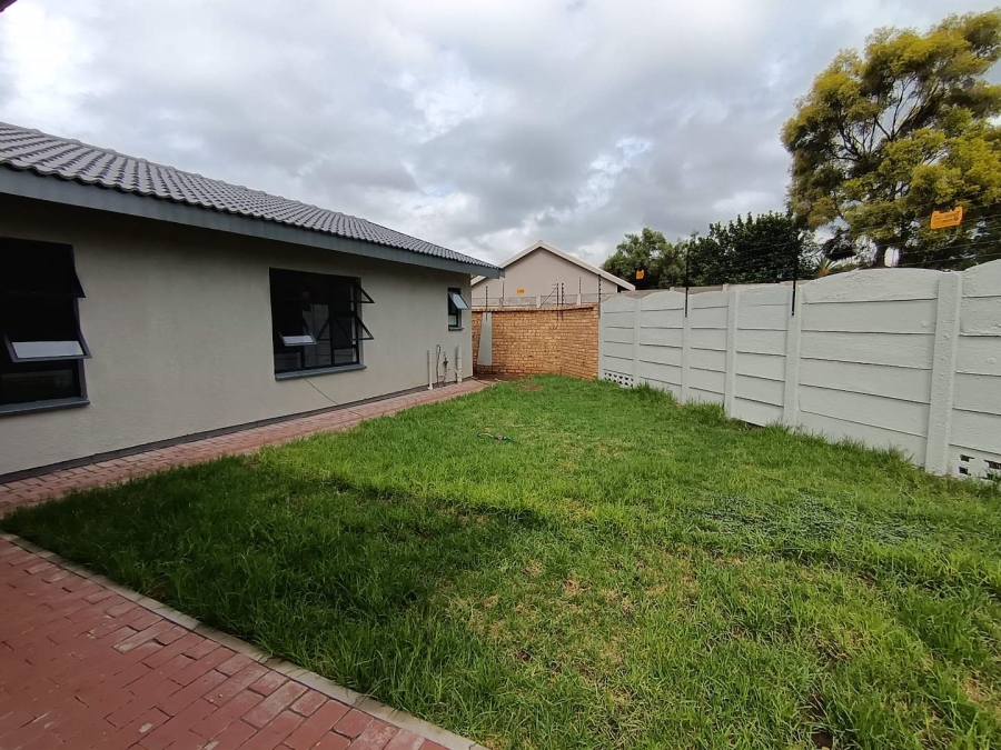 4 Bedroom Property for Sale in Brackenhurst Gauteng