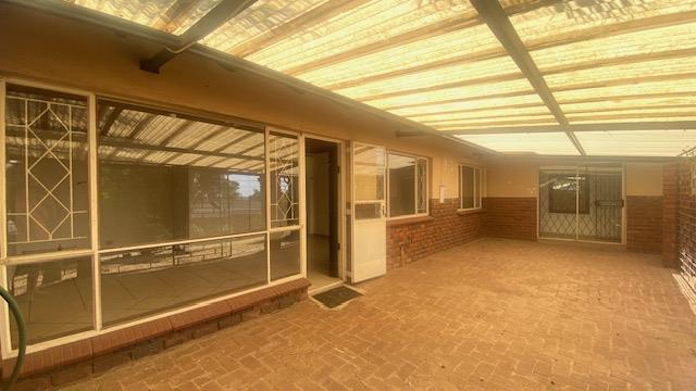 4 Bedroom Property for Sale in Garsfontein Gauteng