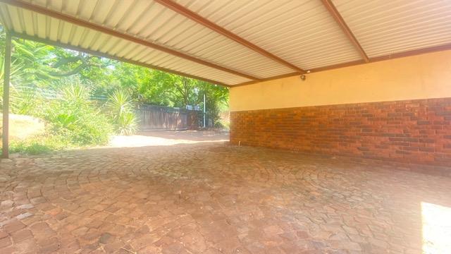 4 Bedroom Property for Sale in Garsfontein Gauteng