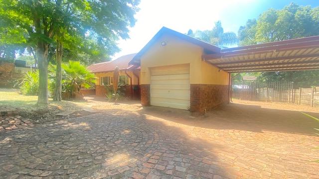 4 Bedroom Property for Sale in Garsfontein Gauteng