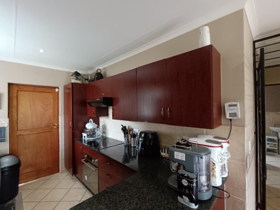 2 Bedroom Property for Sale in The Reeds Gauteng