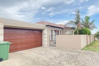 2 Bedroom Property for Sale in The Reeds Gauteng