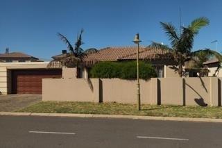 2 Bedroom Property for Sale in The Reeds Gauteng