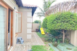 2 Bedroom Property for Sale in The Reeds Gauteng