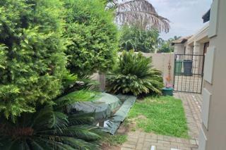 2 Bedroom Property for Sale in The Reeds Gauteng