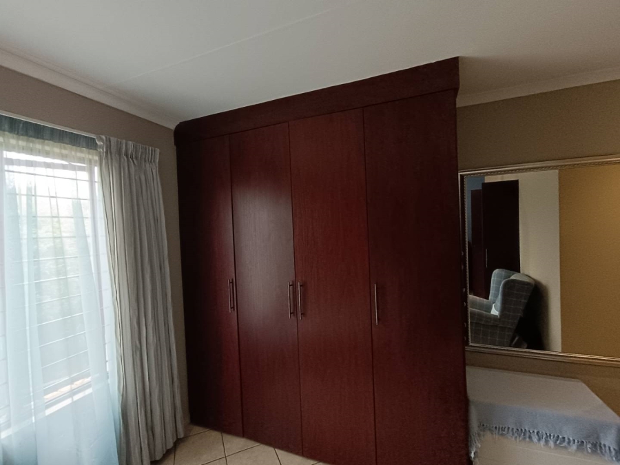 2 Bedroom Property for Sale in The Reeds Gauteng