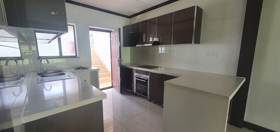 To Let 2 Bedroom Property for Rent in Maroeladal Gauteng