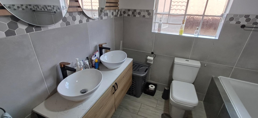 2 Bedroom Property for Sale in Northgate Gauteng