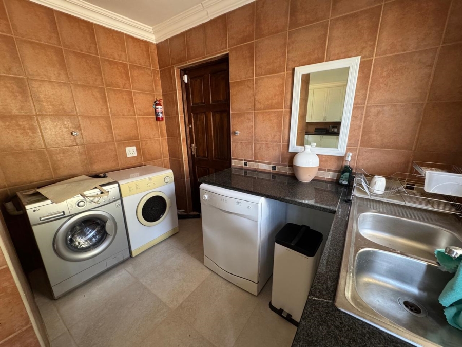 5 Bedroom Property for Sale in Dainfern Gauteng