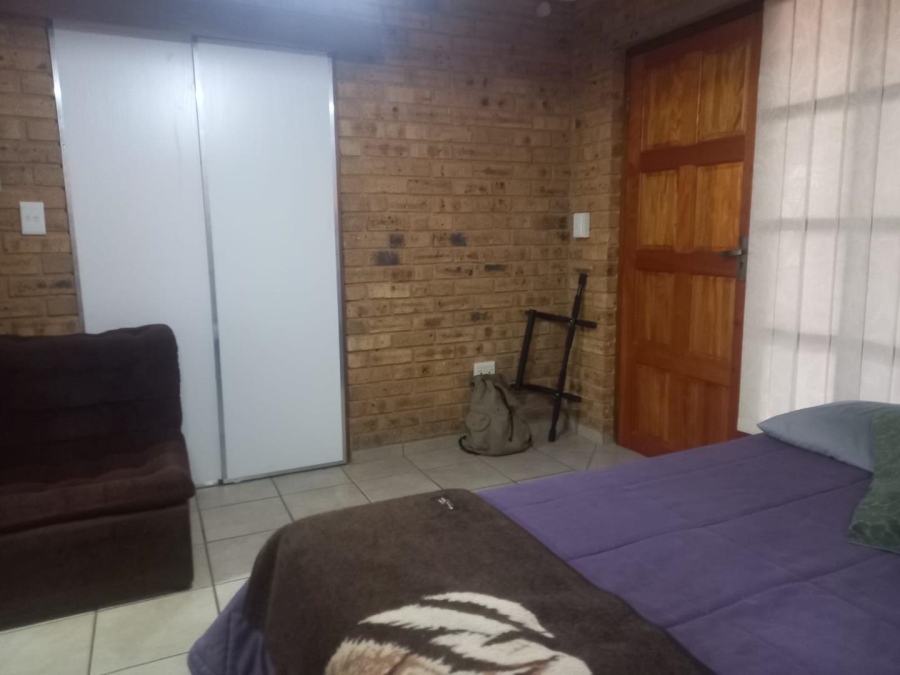 To Let 1 Bedroom Property for Rent in Discovery Gauteng